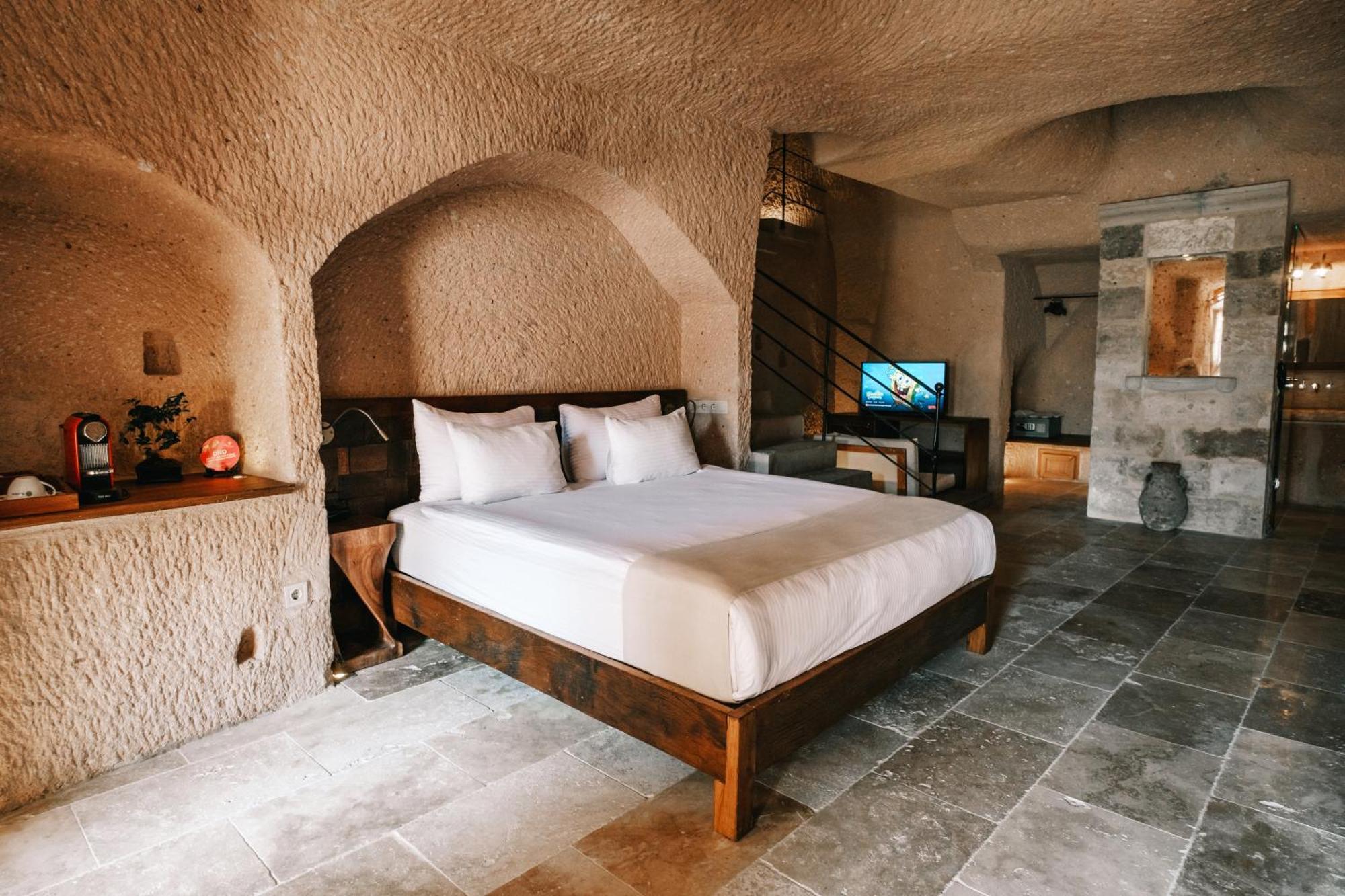 Millstone Cave Suites Hotel Uchisar Exterior photo